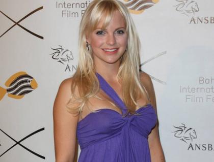 Anna Faris is Hot in the Bahamas