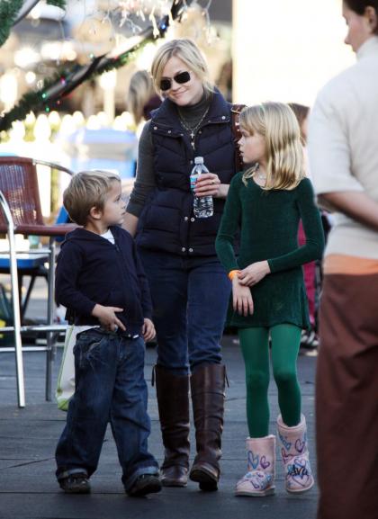 Reese Witherspoon takes her kids ice skating