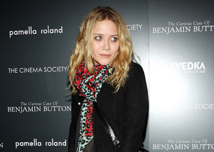Mary-Kate Olsen Checks Out 'Benjamin Button'