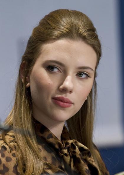 Cosmopolitan Magazine fabricates Scarlett Johansson interview