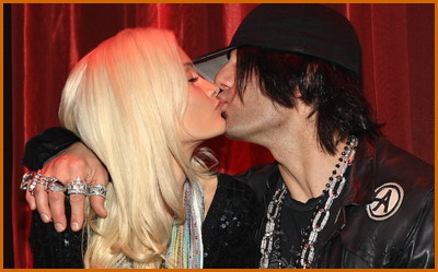 Criss Angel Just Want Holly Madison For Christmas