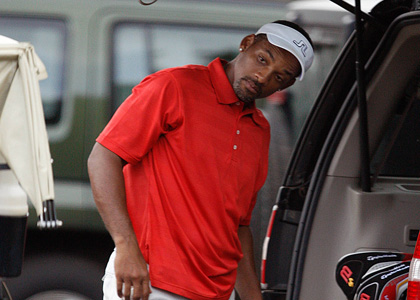 Will Smith Works On His Golf Game