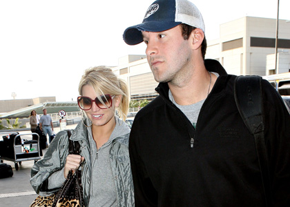 Jessica Simpson Rushes Off to Injured Romo