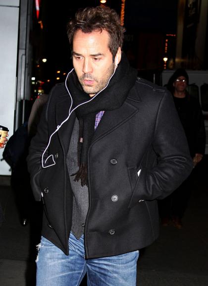 Jeremy Piven texts women en masse to race to his hotel - 1st one there wins