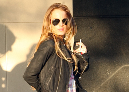 Lindsay Lohan: Solo Shopping