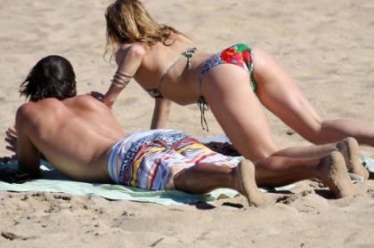 Kate Hudson is in a bikini