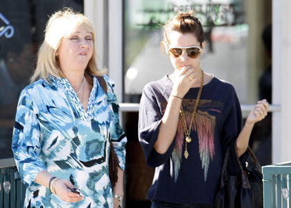 Ashley Tisdale: Breakfast with Mom