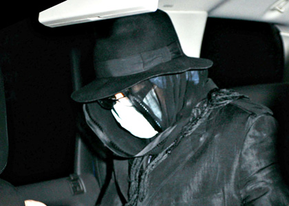 Michael Jackson: Doctor's Mask at the Doctor's Office