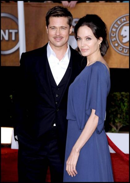 Brad Pitt and Angelina Jolie play nice with E! but avoid same questions