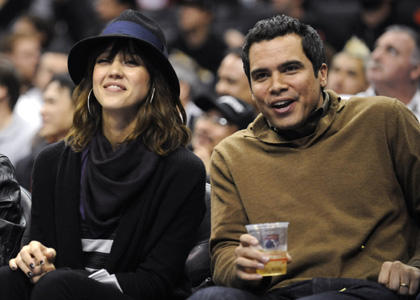 Jessica Alba and Cash Warren Cheer on the Clippers