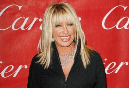 Suzanne Somers gives herself vaginal hormone injections, is crazy