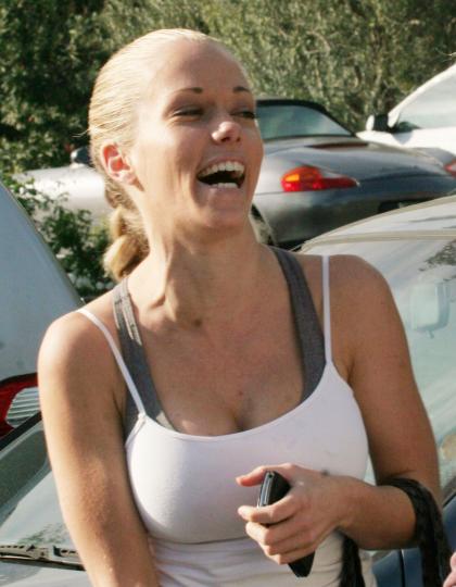 Kendra Wilkinson gets her own show