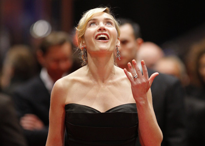 Kate Winslet Premieres The Reader, Talks Love Scenes