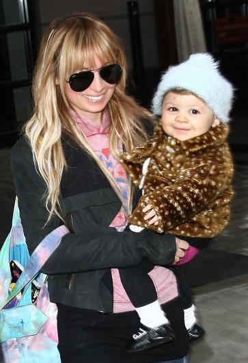 Nicole Richie and baby Harlow Step Out