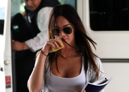 Megan Fox Stays with Ex, Dines Alone