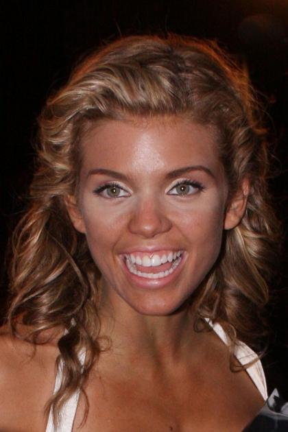 90210's Annalynne McCord looks like an overdone turkey