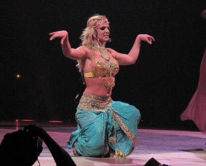 Britney Spears impresses audience; K-Fed hits the casino
