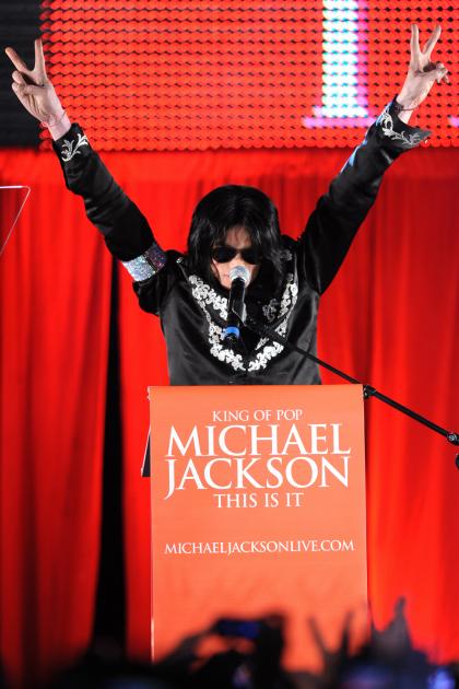 Michael Jackson announces 'final curtain call' in press conference