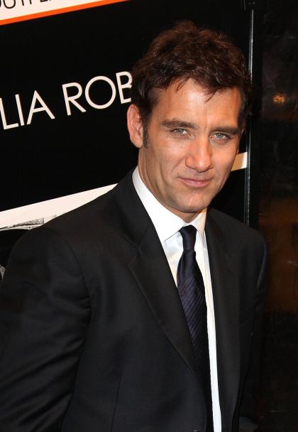 Clive Owen's daughters think he's a bad dresser