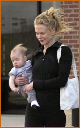 Nicole Kidman Strolls With Baby Sunday