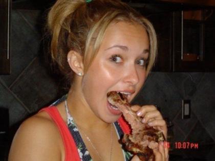Hayden Panettiere likes the meat