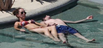 Jennifer Love Hewitt in the Pool
