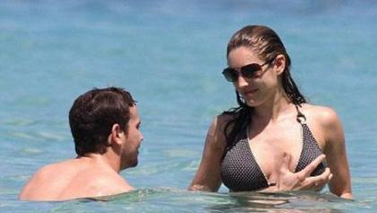 S.S. Kelly Brook Bikini Pictures