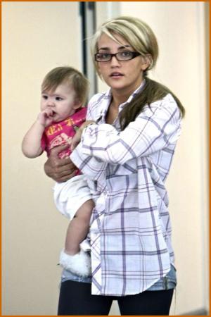 Jamie Lynn Spears and Baby Maddie at LAX