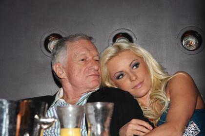 Hugh Hefner buys Crystal Harris puppy for 23rd BDay, doesn't want Holly back