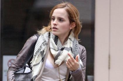 Emma Watson slipped her bra