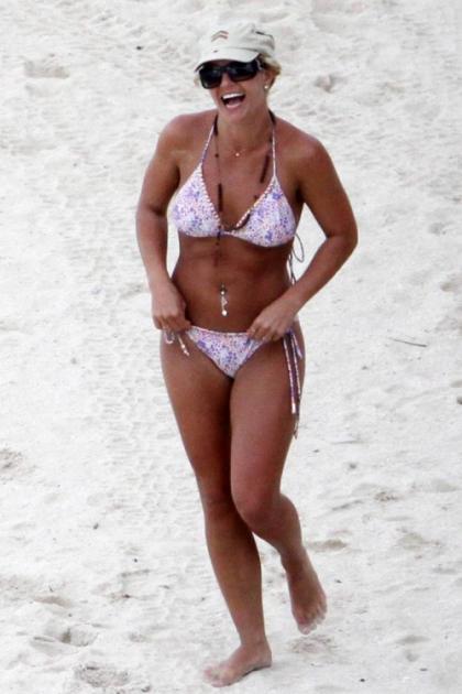 Britney Spears still in that bikini