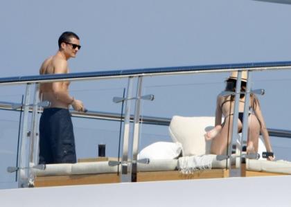 Miranda Kerr is doing the yacht thing too