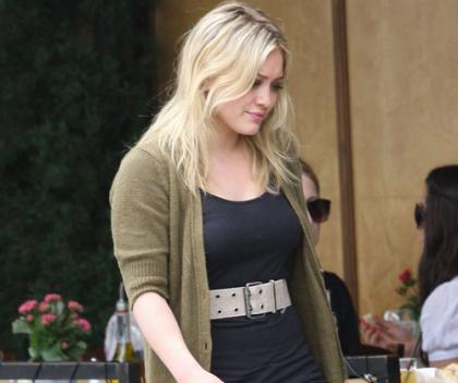 Hilary Duff Being Normal in Beverly Hills