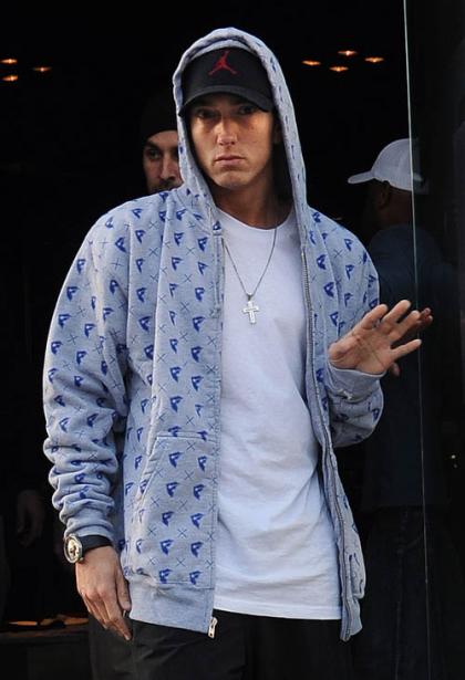 Eminem's hotel room robbed of tens of thousands worth of stuff