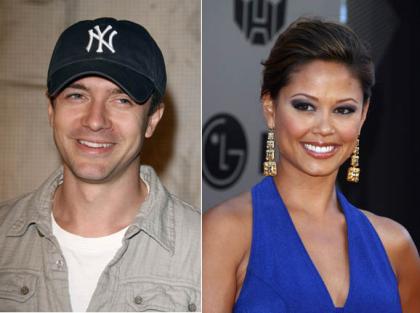 Vanessa Minnillo and Topher Grace make out at Hollywood party