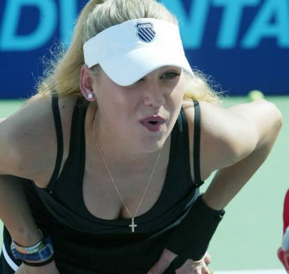Anna Kournikova Still Plays Tennis?!