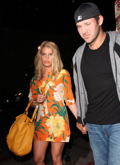 People: Tony Romo dumped Jessica Simpson the day before her b-day
