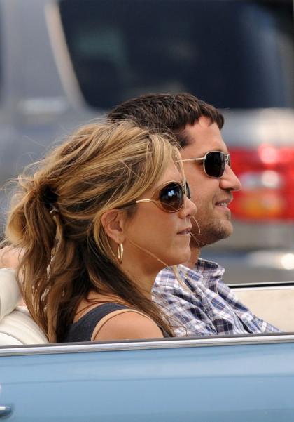 Gerard Butler is 'annoyed' with Jennifer Aniston romance rumors
