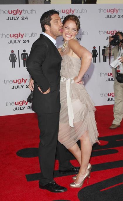 Gerard Butler licks Katherine Heigl at Ugly Truth premiere; plus Colin Farrell