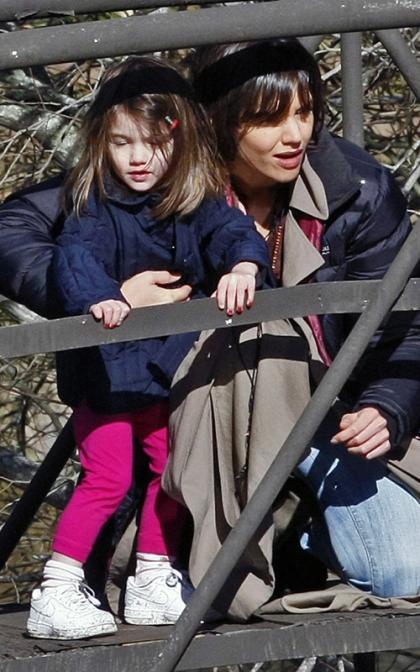Katie Holmes: Hangin' with Suri and Bailee