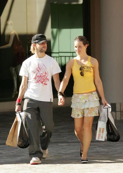 Evangeline Lilly  Dominic Monaghan engagement back on