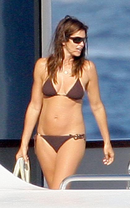 Cindy Crawford: St. Tropez Bikini Beauty