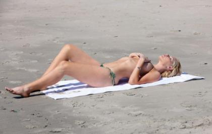 Sophie Monk went to the beach