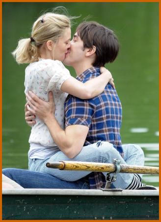 Drew Barrymore and Justin Long in a Passionate Liplock