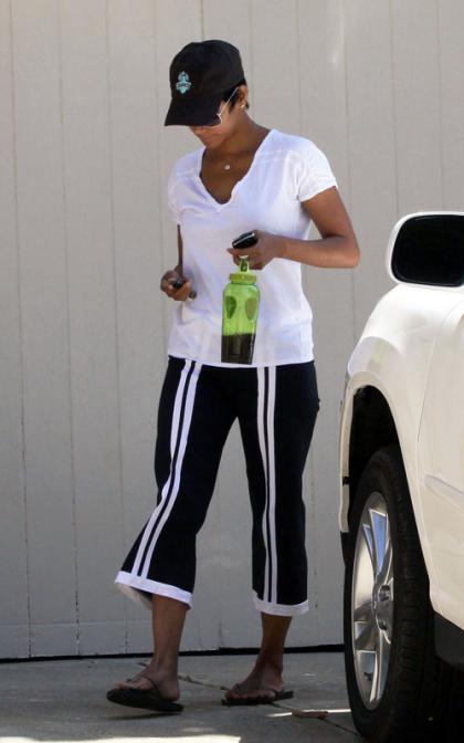 Halle Berry: Baby On Board