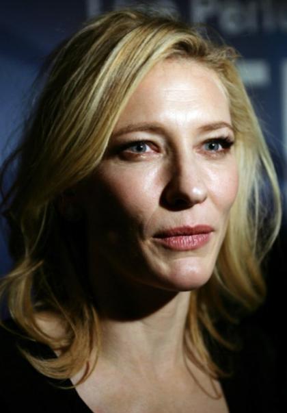 Cate Blanchett injured during a live show