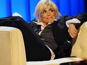 Paula Abdul Parodies Ellen DeGeneres On 'VH1 Divas'