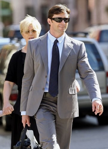 Hugh Jackman Looks Sexy in a Suit