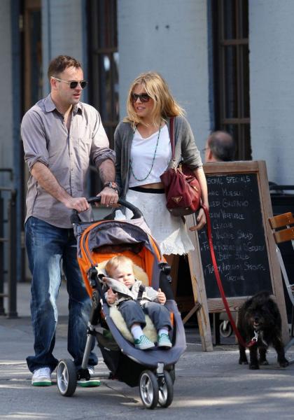 Is Sienna Miller trying to sink her claws into married Jonny Lee Miller?