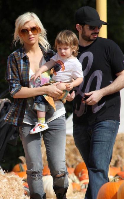 Christina Aguilera: Pumpkin Patch Family Fun